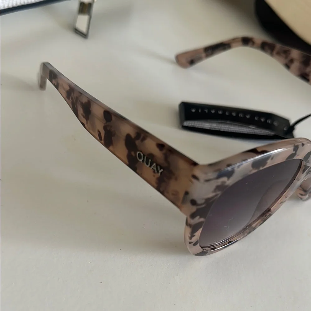 Quay Australia Brown Sunglasses - Picture 4 of 4